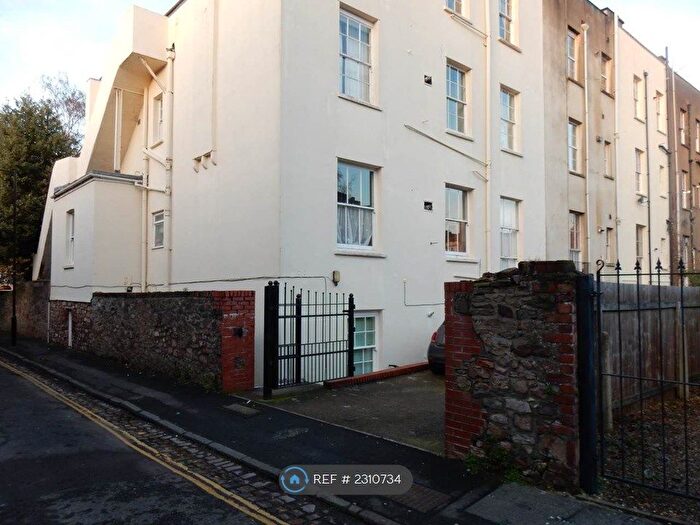 4 Bedroom Semi-Detached House To Rent In Melrose Place, Bristol, BS8