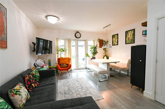 4 Bedroom House For Sale In Archer Way, Enfield, Middlesex, EN2