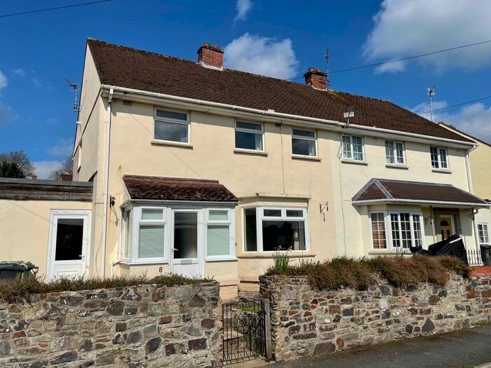 4 Bedroom Semi-Detached House To Rent In Pilton Lawn, Barnstaple, EX31