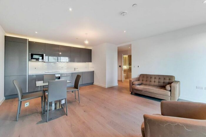 1 Bedroom Flat To Rent In Rodney Road, Elephant And Castle, London, SE17