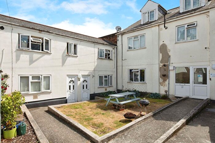 1 Bedroom Flat For Sale In High Road Leytonstone, London, E11