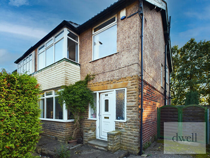 3 Bedroom Semi-Detached House For Sale In Vesper Road, Leeds, LS5