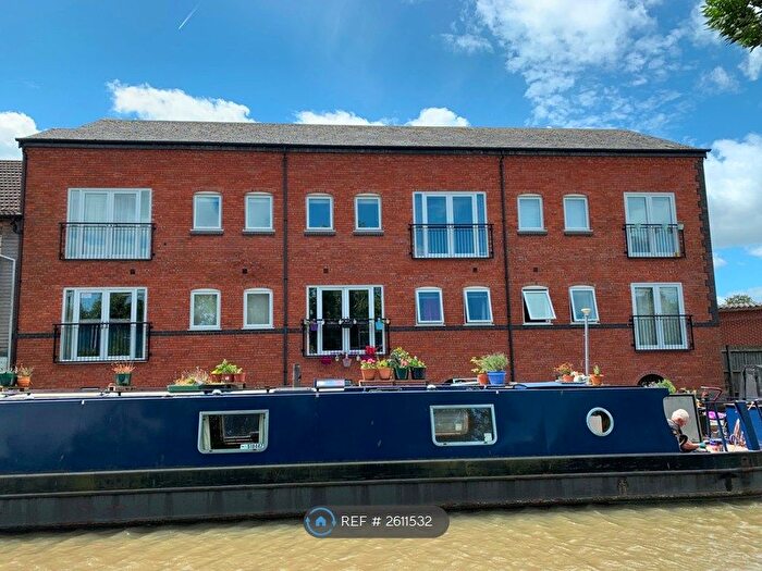 2 Bedroom Flat To Rent In Wharf Street, Warwick, CV34
