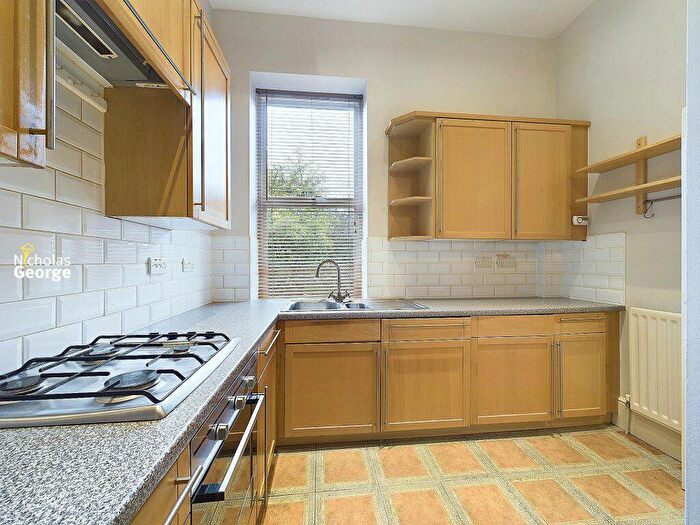 2 Bedroom Flat To Rent In Manor House, Wake Green Rd, Moseley, B13