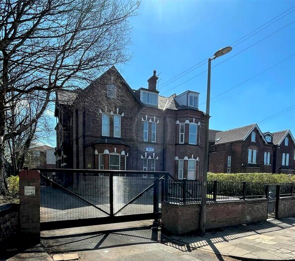 1 Bedroom Flat To Rent In Leicester Avenue, Salford, M7