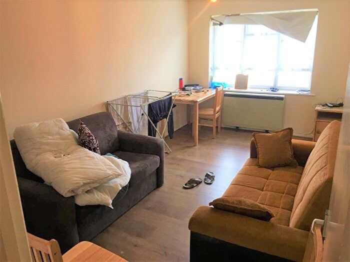 1 Bedroom Property To Rent In Thornhill Road, London, E10