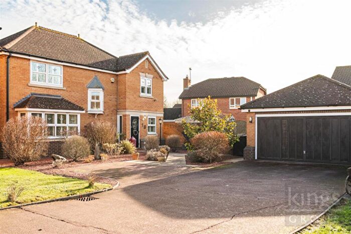 4 Bedroom Detached House For Sale In Haldane Close, Enfield, EN3
