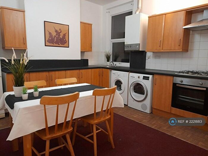 4 Bedroom Flat To Rent In Gloucester Road, Horfield, Bristol, BS7