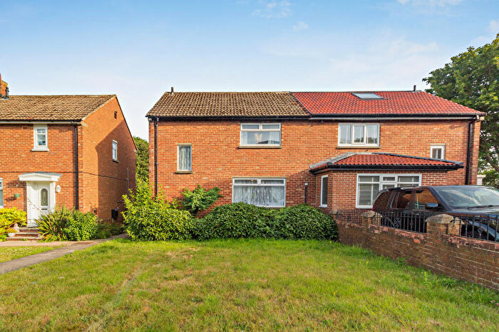 3 Bedroom Semi-Detached House For Sale In Weston View, Peterlee, SR8