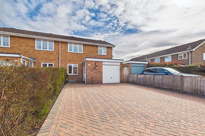 3 Bedroom Semi Detached House For Sale In Moray Avenue, College Town, Sandhurst, Berkshire, GU47