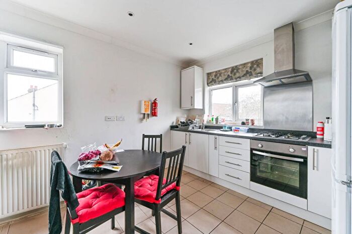 1 Bedroom Studio To Rent In Streatham Vale, Streatham Common, London, SW16