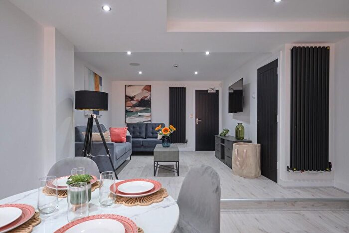 6 Bedroom House Of Multiple Occupation To Rent In Rhyddings Terrace, Swansea, Wales, SA2