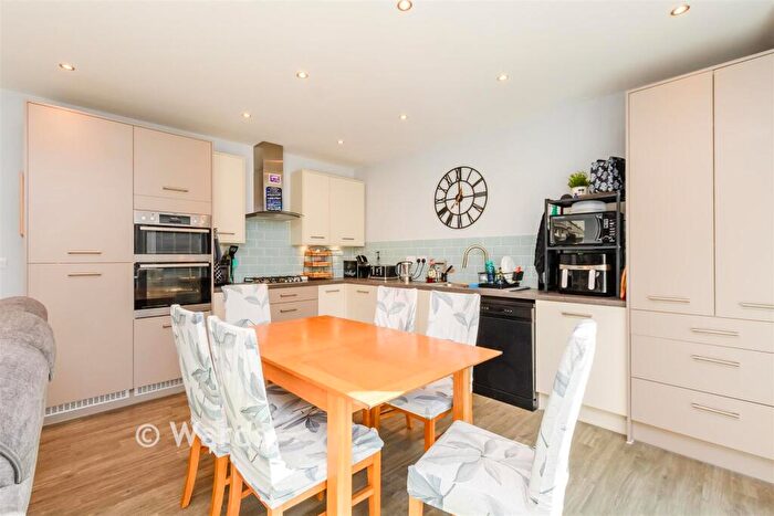 4 Bedroom Detached House For Sale In Emmeline Avenue, Weldon Ebbsfleet Valley, Swanscombe, Kent, DA10