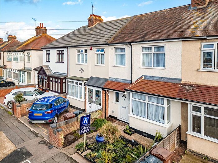 3 Bedroom Terraced House For Sale In Temple Avenue, Dagenham, RM8