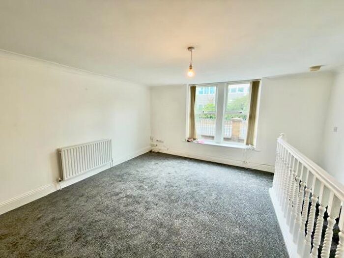 2 Bedroom Apartment To Rent In Low Lane, Horsforth, Leeds, LS18