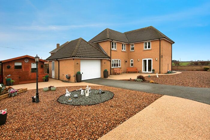 3 Bedroom Detached House For Sale In Gunthorpe Road, Newborough, Peterborough, PE6