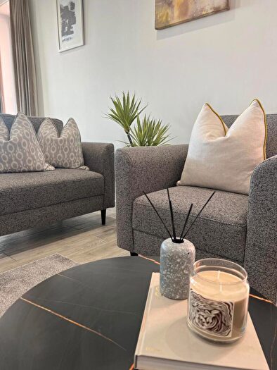 2 Bedroom Flat To Rent In Oxbow, Stephenson House, M5