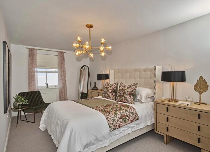 3 Bedroom Semi Detached House For Sale In Manningtree Park, Mistley, Manningtree, CO11