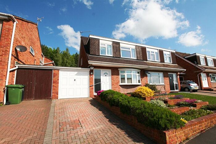 3 Bedroom Semi Detached House To Rent In Sebright Close, Pershore, Worcestershire, WR10