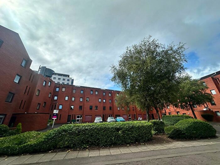 2 Bedroom Flat To Rent In New City Road, Glasgow, G4