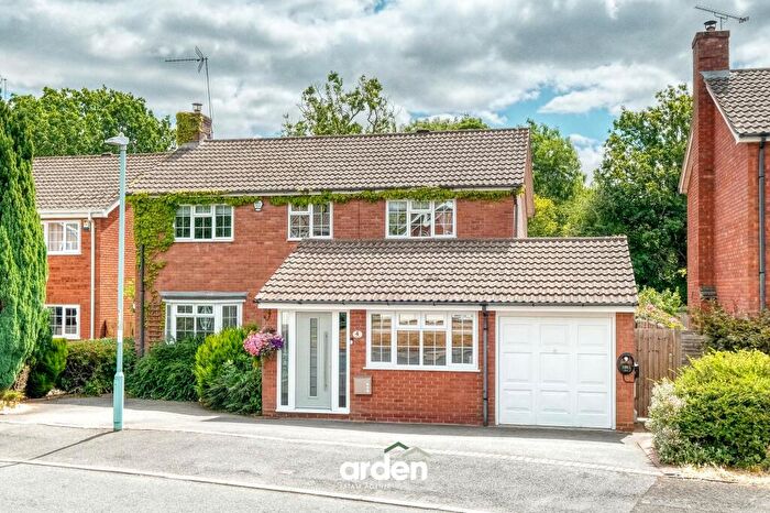 4 Bedroom Detached House For Sale In Kempsford Close, Redditch, B98