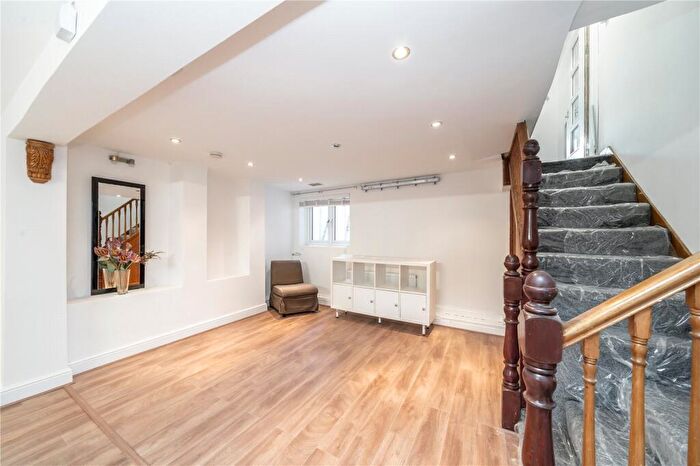 2 Bedroom Apartment To Rent In Fenham Road, London, SE15