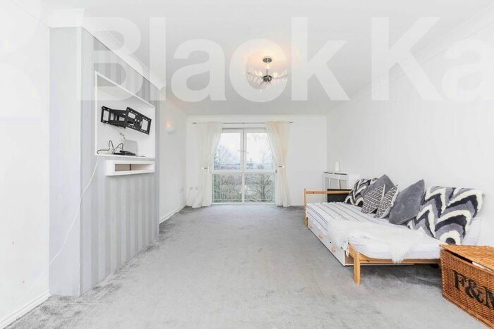 2 Bedroom Flat To Rent In Montague Close, High Barnet, Barnet, EN5