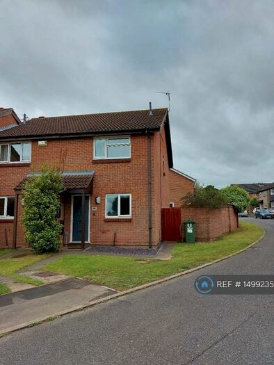 2 Bedroom End Of Terrace House To Rent In Greenwich Gardens, Newport Pagnell, MK16