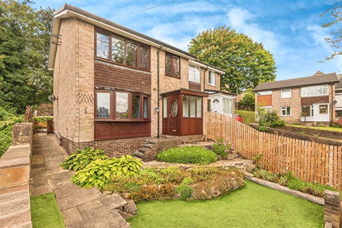 3 Bedroom Semi-Detached House For Sale In Lidgate Close, Dewsbury, WF13