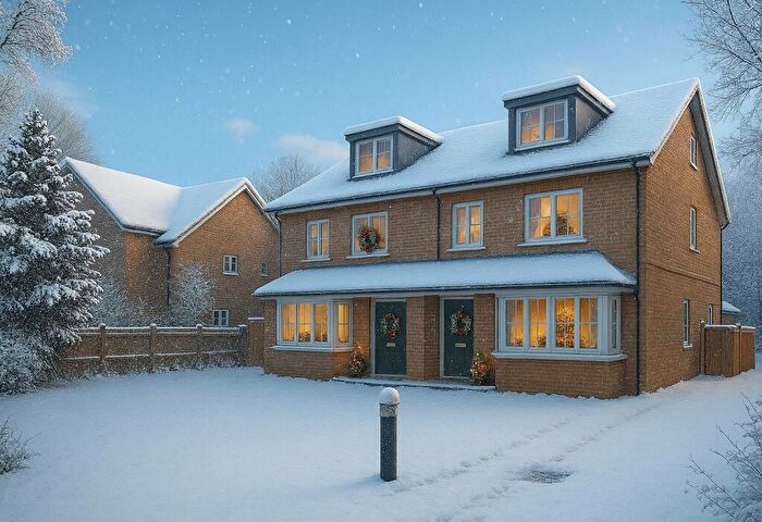 4 Bedroom Detached House For Sale In Appletree Grove, Chinnor, OX39