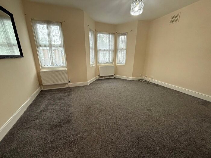 1 Bedroom Flat To Rent In Southall, UB2