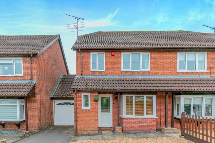 3 Bedroom Semi-Detached House To Rent In Swallowfields, Andover, SP10