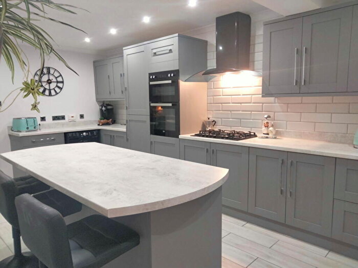 4 Bedroom Detached House For Sale In Shipton Close, Milking Bank, Dudley, DY1