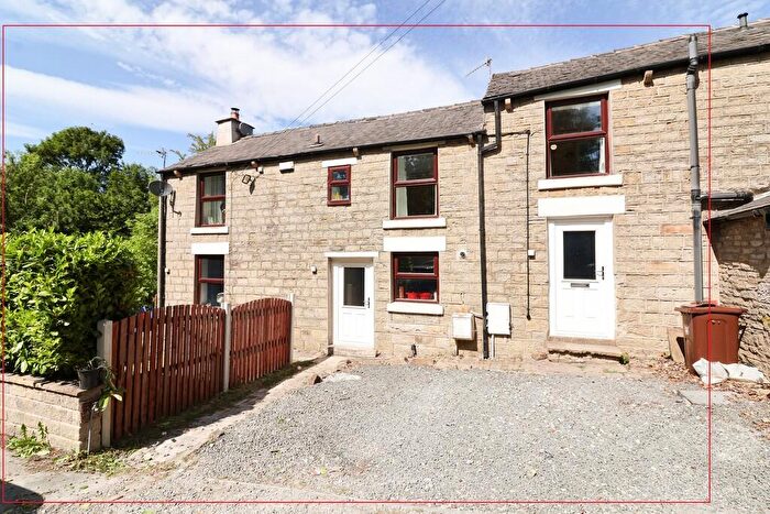 3 Bedroom Semi-Detached House For Sale In Victoria Street, Glossop, SK13