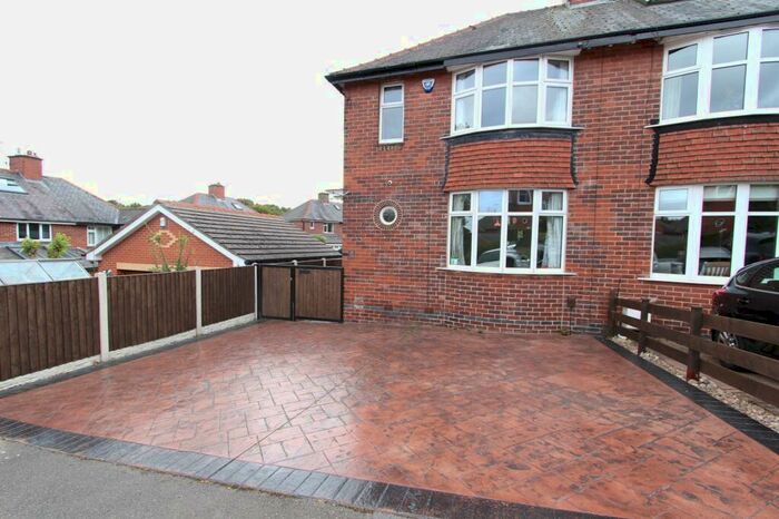 3 Bedroom Semi-Detached House To Rent In Thorpe House Rise, Sheffield, S8