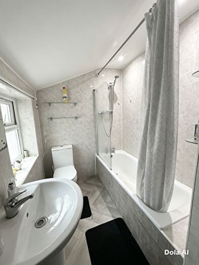 4 Bedroom Terraced House To Rent In Chelmsford Road, E17