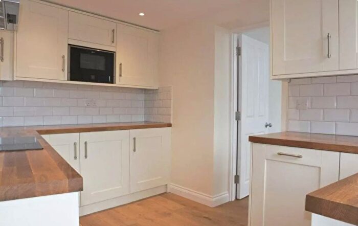 1 Bedroom Flat To Rent In High Street, Barnet, EN5