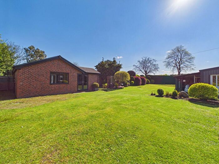 1 Bedroom Detached Bungalow For Sale In Chorley Road, Westhoughton, BL5