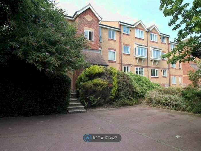 1 Bedroom Flat To Rent In Shorwell Court, Purfleet, RM19