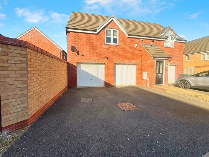2 Bedroom Coach House For Sale In Roden Way, Hempsted, Peterborough, PE7