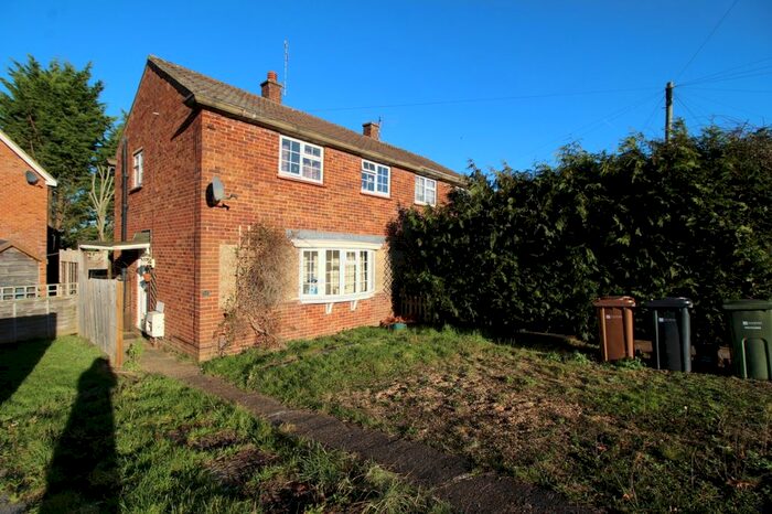 3 Bedroom End Of Terrace House To Rent In Homestall, Guildford, Surrey GU2