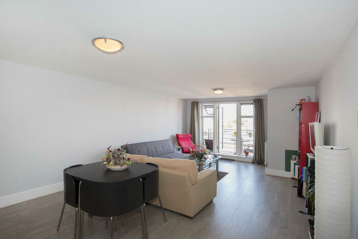 2 Bedroom Apartment To Rent In Stevens House, Charter Quay, KT1