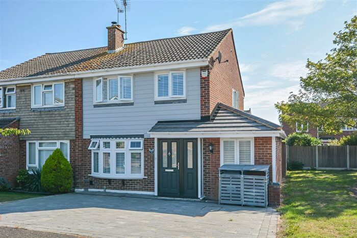3 Bedroom Semi-Detached House For Sale In Birds Close, Ramsden Heath, Billericay, CM11
