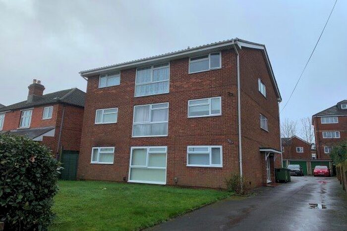 1 Bedroom Flat To Rent In Oakley Road, Southampton, SO16