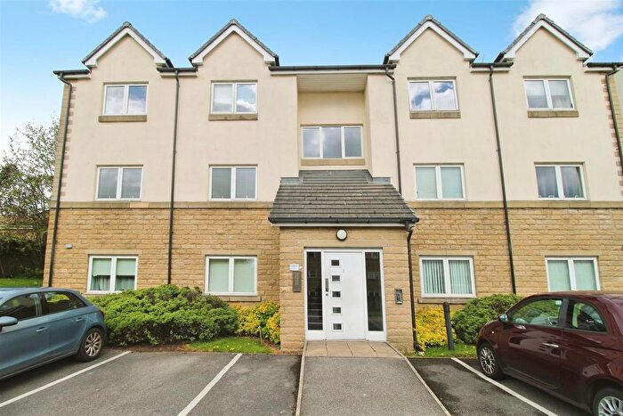 2 Bedroom Flat To Rent In Sovereign Court, Bradford, BD2