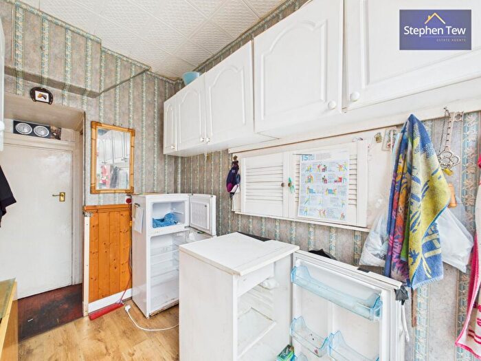 3 Bedroom End Of Terrace House For Sale In Marton Drive, Blackpool, FY4