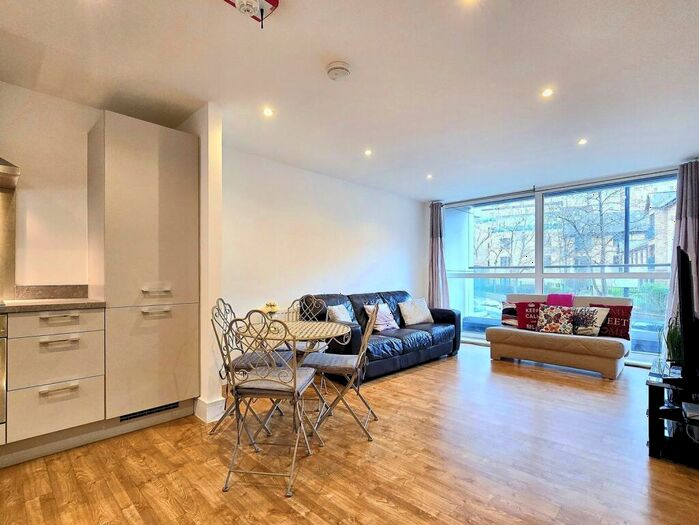 1 Bedroom Apartment To Rent In Tavern Quay, Rope Street, Surrey Docks, SE16