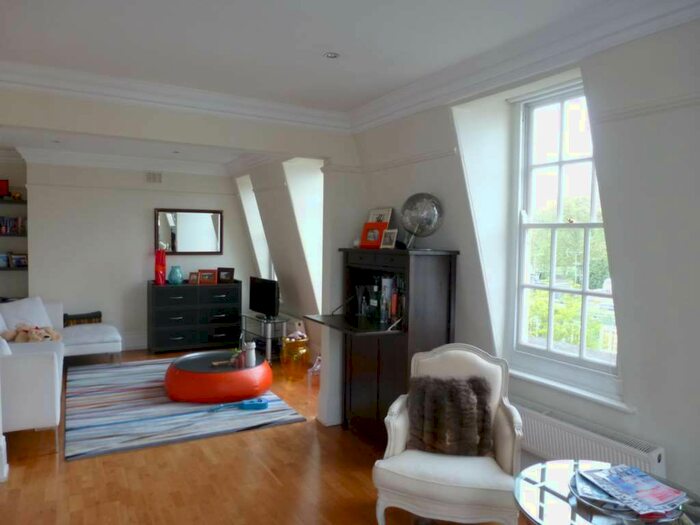 3 Bedroom Flat To Rent In Little Boltons, Earl`S Court, SW5