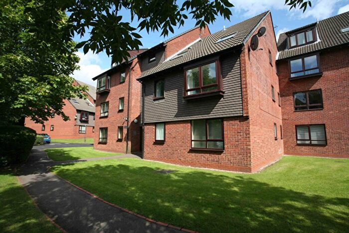 2 Bedroom Flat To Rent In Humphrey Middlemore Drive, Harborne, B17