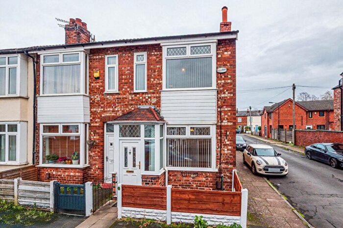 3 Bedroom End Of Terrace House For Sale In Richmond Avenue, Urmston, Manchester, M41